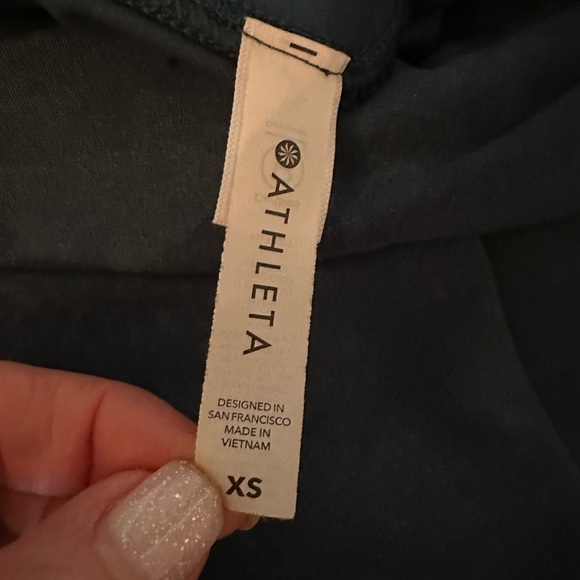 Never Worn Athleta 7/8 legging - Picture 3 of 3